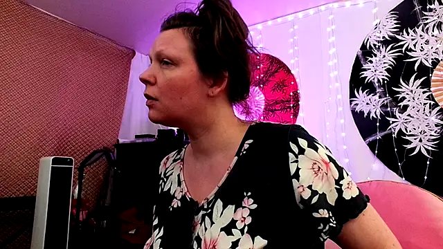 GamerGirlRoxyAndLee online show from July 2026 09:01:01 PM