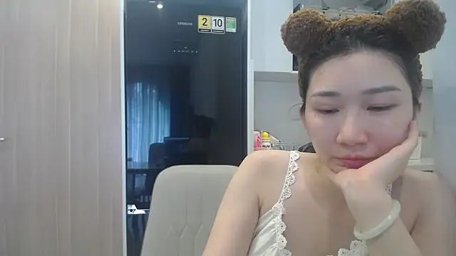 Snapshot of Asiagirll chatting on June 2026 03:38:01 AM Asiagirll online show from June 2026 03:38:01 AM