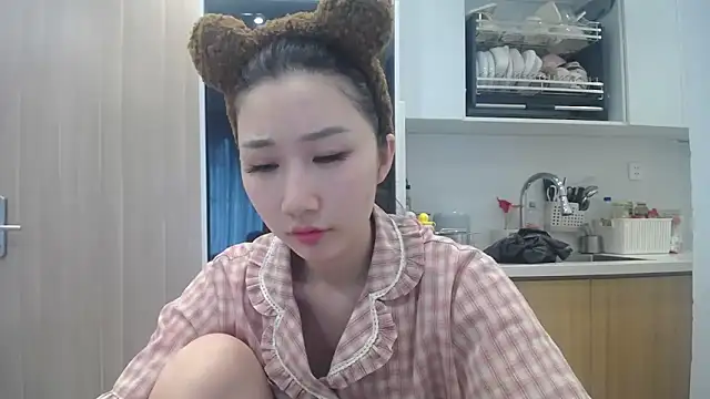 Snapshot of Asiagirll chatting on June 2026 01:11:02 AM Asiagirll online show from June 2026 01:11:02 AM