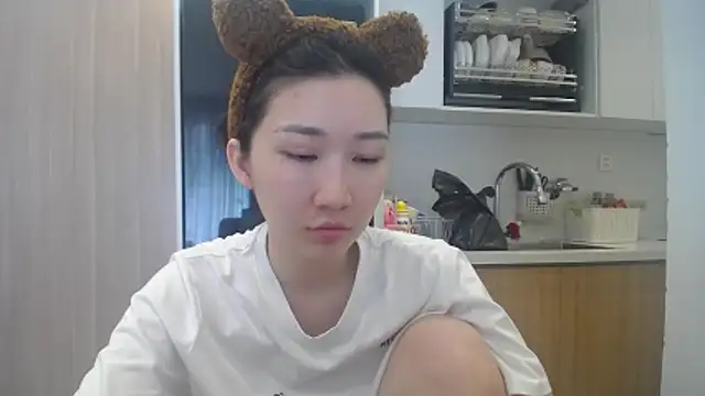 Snapshot of Asiagirll chatting on June 2026 03:17:02 AM Asiagirll online show from June 2026 03:17:02 AM