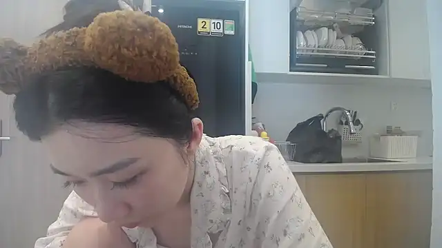 Asiagirll online show from June 2026 12:33:01 AM