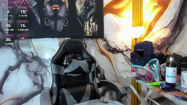 Snapshot of Eva_MilfF chatting on December 2025 12:31:01 PM Eva MilfF online show from December 2025 12:31:01 PM