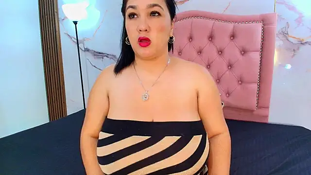 Snapshot of Eva_MilfF chatting on May 2026 11:35:01 AM Eva MilfF online show from May 2026 11:35:01 AM