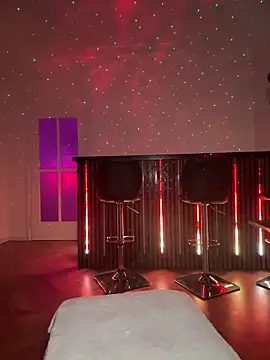 Pia July  online show from September 2025 07:52:02 PM