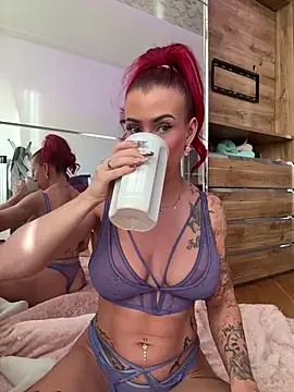 Pia July  online show from November 2025 02:43:02 PM