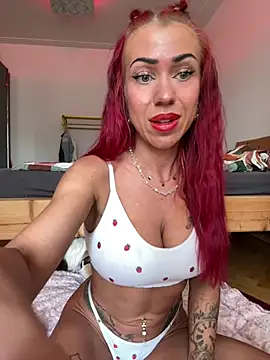 Snapshot of Pia_July_ chatting on June 2026 10:15:02 AM Pia July online show from June 2026 10:15:02 AM
