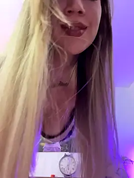 Cute-Alice online show from November 2025 07:39:02 PM