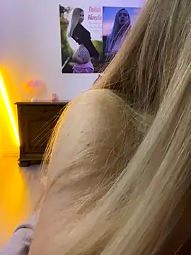 Cute-Alice online show from November 2025 08:13:01 PM