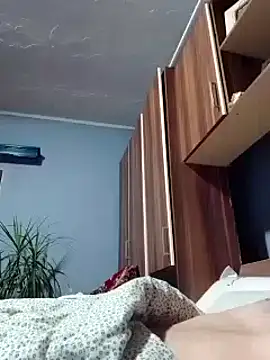 Rolandxxxr online show from February 2025 11:19:02 PM