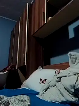 Rolandxxxr online show from February 2025 06:01:02 PM