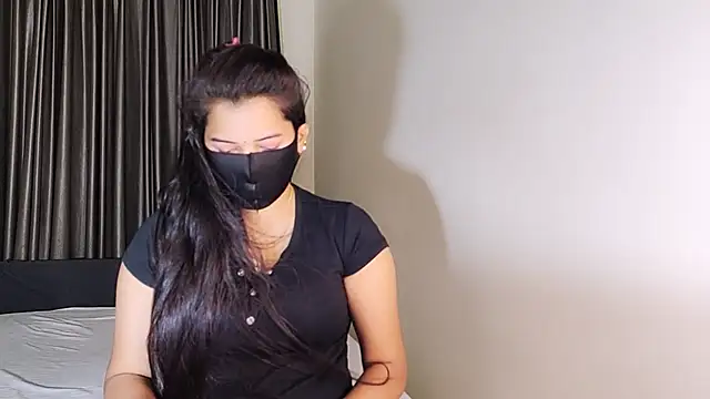 YourLovelyQueen online show from February 2025 05:31:02 PM