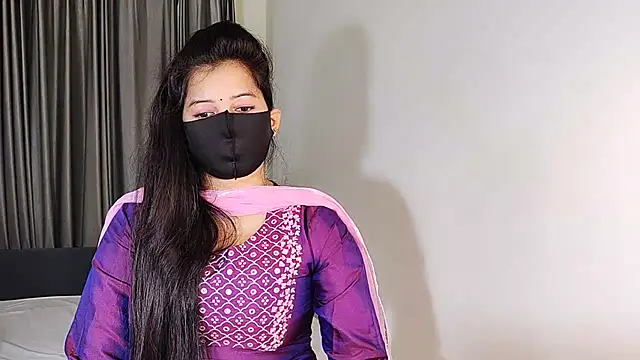 YourLovelyQueen online show from December 2024 08:32:01 PM