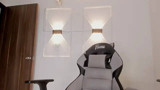 Hanna Risso online show from March 2026 05:47:01 PM