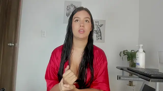 Hanna Risso online show from October 2025 06:12:02 PM