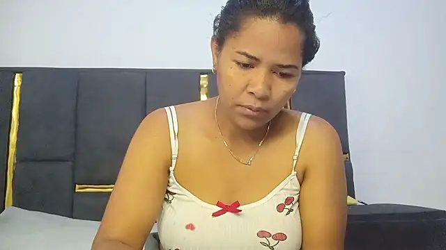 Snapshot of aleixane chatting on April 2026 05:41:01 AM aleixane online show from April 2026 05:41:01 AM