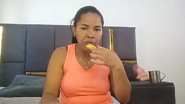 Snapshot of aleixane chatting on March 2026 06:44:01 AM aleixane online show from March 2026 06:44:01 AM