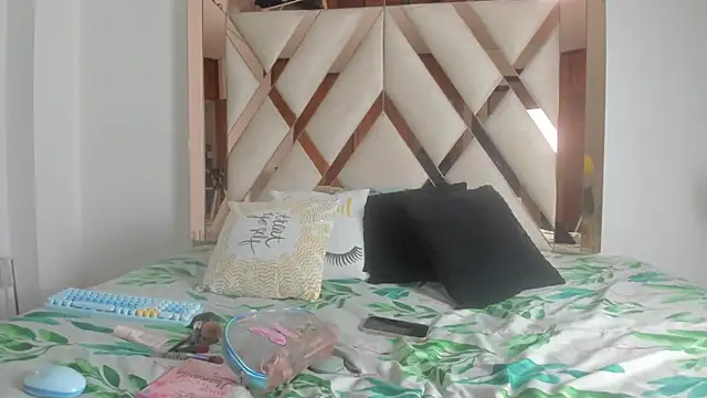 elena mature online show from February 2026 06:19:01 PM