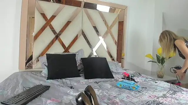 elena mature online show from February 2026 09:18:01 AM