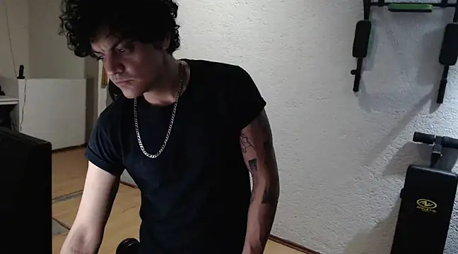 Snapshot of GruesoMexico chatting on March 2025 02:30:02 AM GruesoMexico online show from March 2025 02:30:02 AM