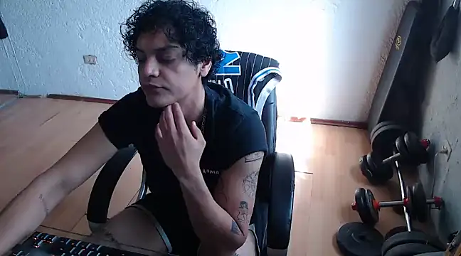 Snapshot of GruesoMexico chatting on March 2025 09:21:01 PM GruesoMexico online show from March 2025 09:21:01 PM