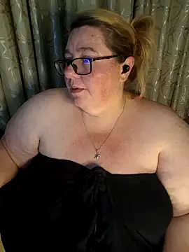 Snapshot of Iceprincess2bad4u chatting on May 2026 06:22:02 PM Iceprincess2bad4u online show from May 2026 06:22:02 PM