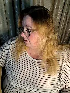 Snapshot of Iceprincess2bad4u chatting on May 2026 06:26:02 PM Iceprincess2bad4u online show from May 2026 06:26:02 PM