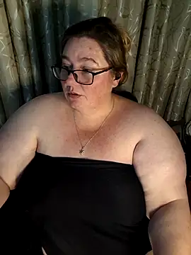 Snapshot of Iceprincess2bad4u chatting on May 2026 06:41:02 PM Iceprincess2bad4u online show from May 2026 06:41:02 PM
