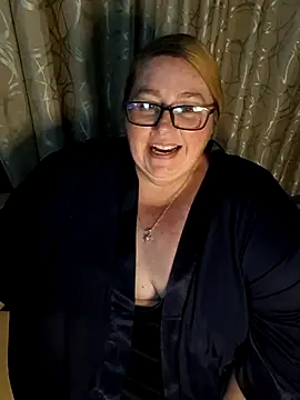 Snapshot of Iceprincess2bad4u chatting on June 2026 06:19:02 PM Iceprincess2bad4u online show from June 2026 06:19:02 PM