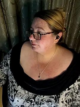 Snapshot of Iceprincess2bad4u chatting on June 2026 06:19:01 PM Iceprincess2bad4u online show from June 2026 06:19:01 PM