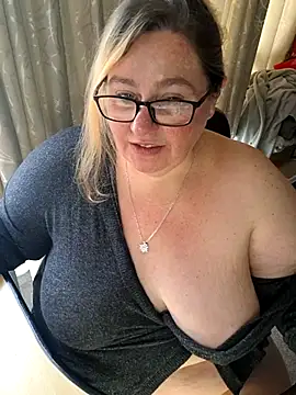 Iceprincess2bad4u online show from November 2025 06:17:01 AM