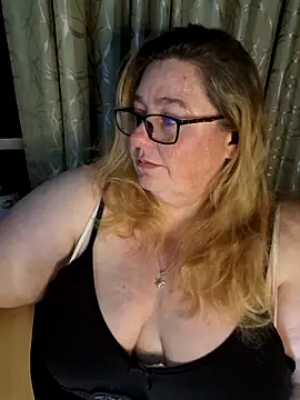 Snapshot of Iceprincess2bad4u chatting on May 2026 06:33:02 PM Iceprincess2bad4u online show from May 2026 06:33:02 PM