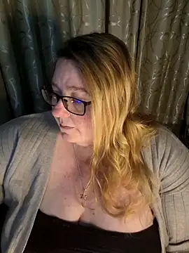 Snapshot of Iceprincess2bad4u chatting on June 2026 06:36:01 PM Iceprincess2bad4u online show from June 2026 06:36:01 PM
