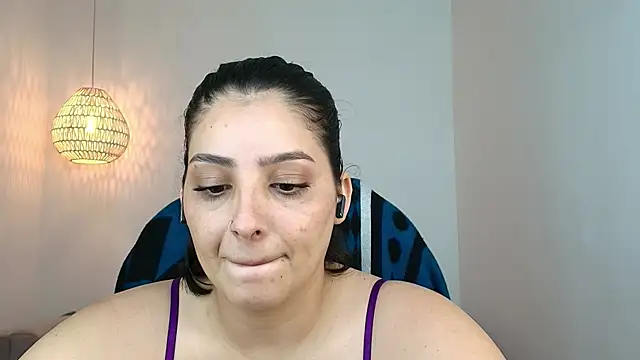 Snapshot of YummyAnna_ chatting on May 2026 08:12:01 PM YummyAnna online show from May 2026 08:12:01 PM