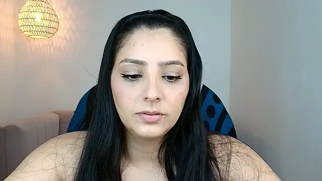 Snapshot of YummyAnna_ chatting on April 2026 07:59:01 PM YummyAnna online show from April 2026 07:59:01 PM