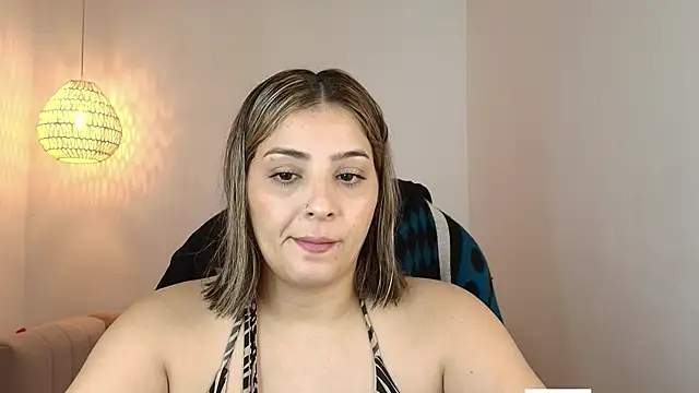 Snapshot of YummyAnna_ chatting on June 2026 07:15:02 PM YummyAnna online show from June 2026 07:15:02 PM