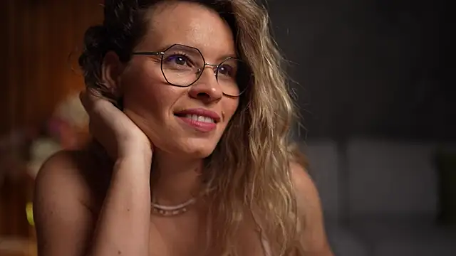 BrandyWhite online show from November 2025 05:11:01 AM