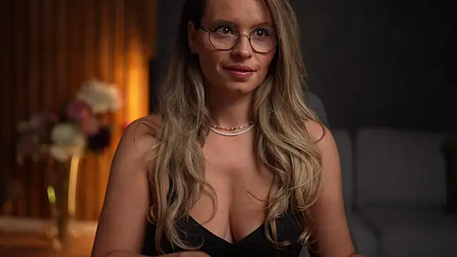 BrandyWhite online show from October 2025 04:13:02 AM