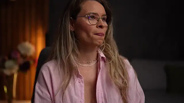 BrandyWhite online show from November 2025 05:19:02 AM