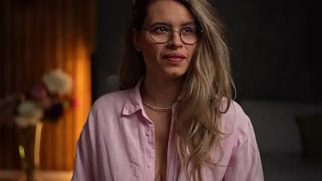 BrandyWhite online show from December 2025 04:58:02 AM