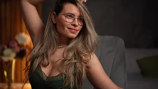 BrandyWhite online show from December 2025 05:35:02 AM