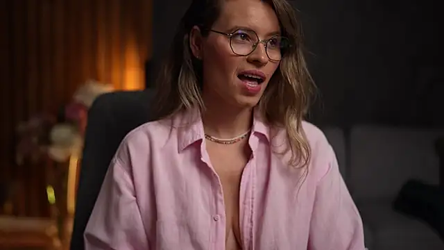 BrandyWhite online show from November 2025 04:39:02 AM