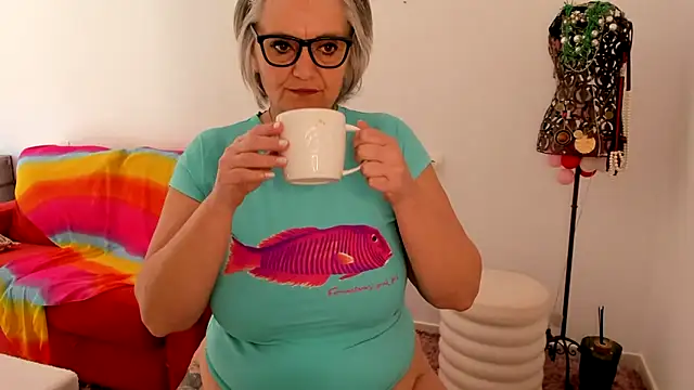 Snapshot of Milf-Ella chatting on April 2026 08:59:01 AM Milf-Ella online show from April 2026 08:59:01 AM