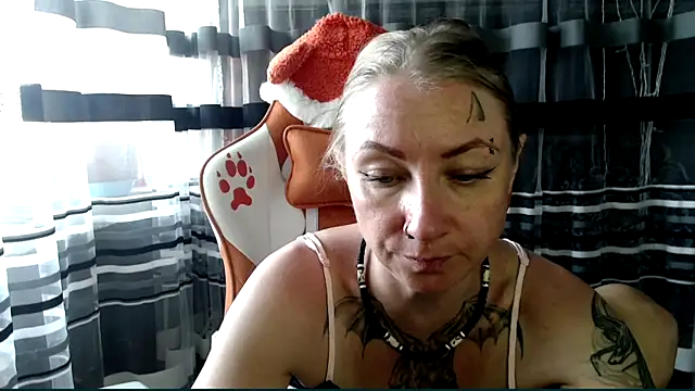 cold lollipop online show from April 2026 07:01:01 AM