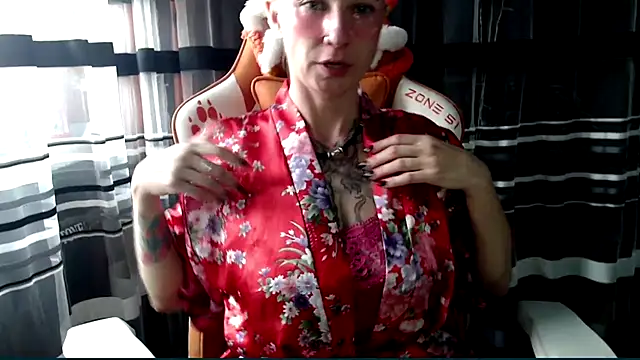 cold lollipop online show from May 2026 06:17:01 AM