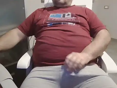 iron boy80 online show from December 2025 09:49:01 PM