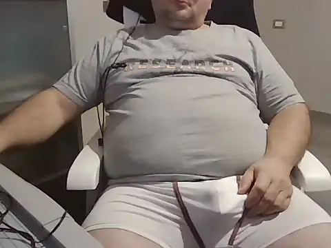 iron boy80 online show from February 2026 11:12:01 PM