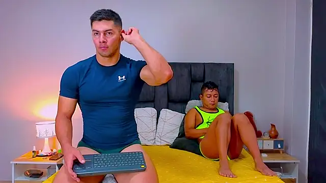 FelipeAndMarcello3 online show from April 2026 02:11:01 PM