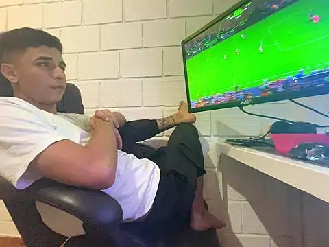 Max TheHorseDick online show from January 2026 05:01:01 AM