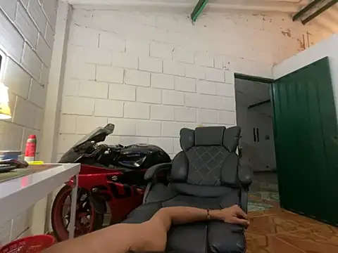 Max TheHorseDick online show from November 2025 02:15:02 AM