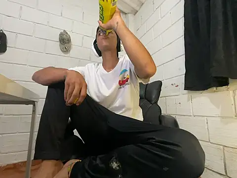 Max TheHorseDick online show from June 2026 02:06:01 AM